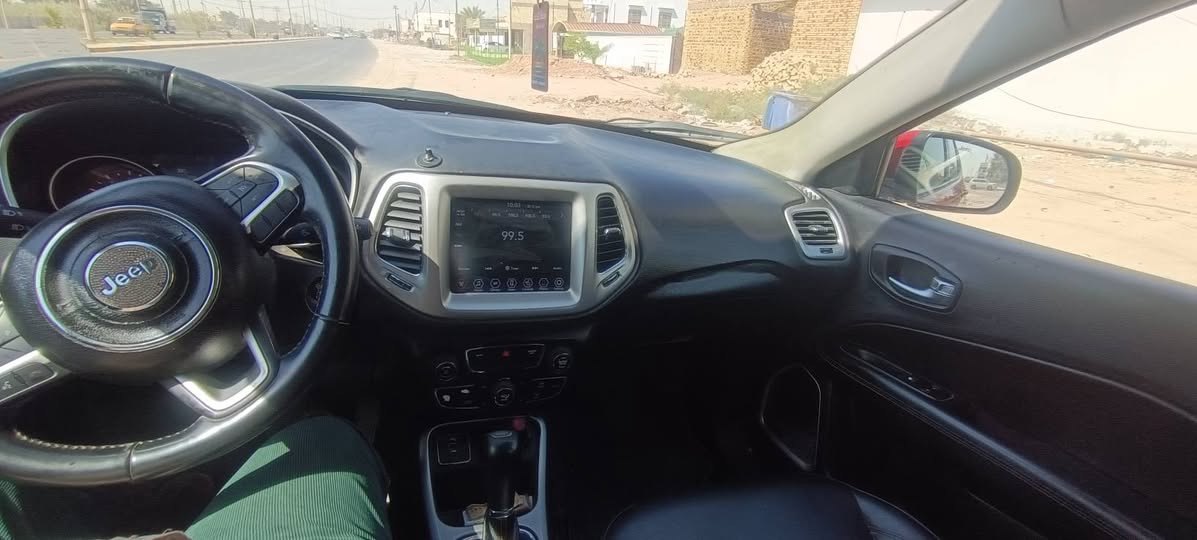 جيب كومباس ٢٠١٨ حادث بسيط بدون تبديل فقط البنيد مصبوغ السياره ليبل واحد وبالعراق بيه بارد شبر بالباب خلف الصدر سياره جاهزه وسعره مناسب الشراي يتصل ويتدلل *********** ديوانية, القادسية
