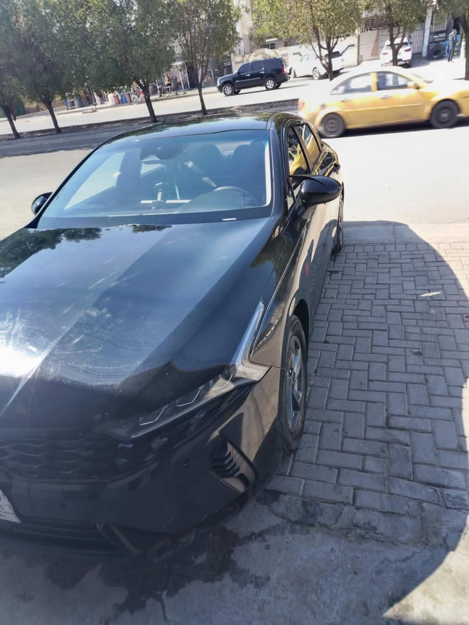 السلام عليكم كي فايق  22 محرك 1600تيربو معوقين ب 27تصير حره وكاله نص فول سعرها 135وبيها مجال مكانها بغداد واتساب ***********
