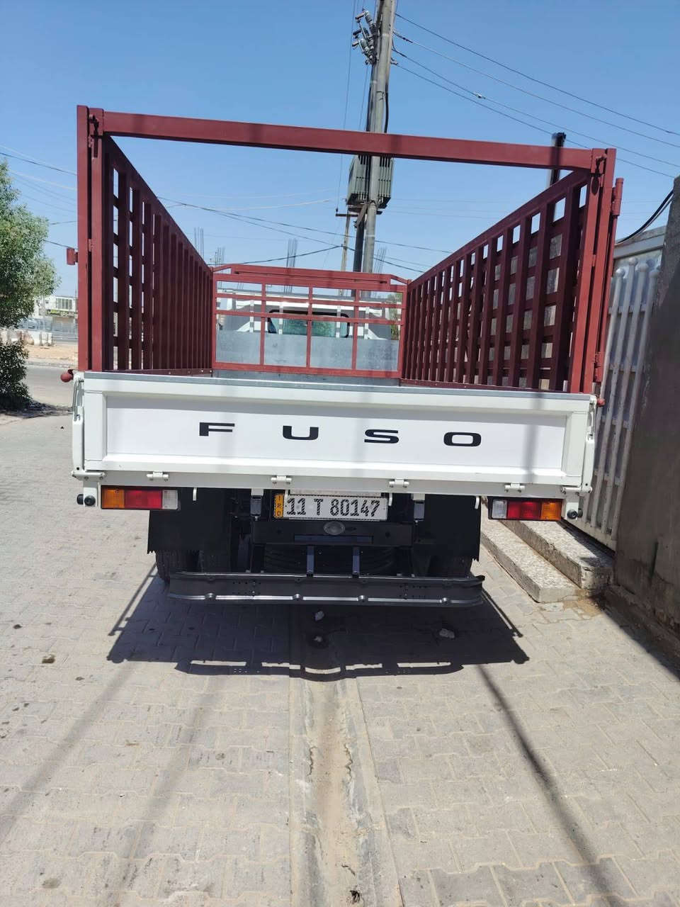 سلام عليكم كنتر للبيع موديل 26 ماشيه23الف حقيقي مكفوله كفاله عامه محور تأثير 17 السعر 3 شدادو5 رقم صاحب السياره ***********
