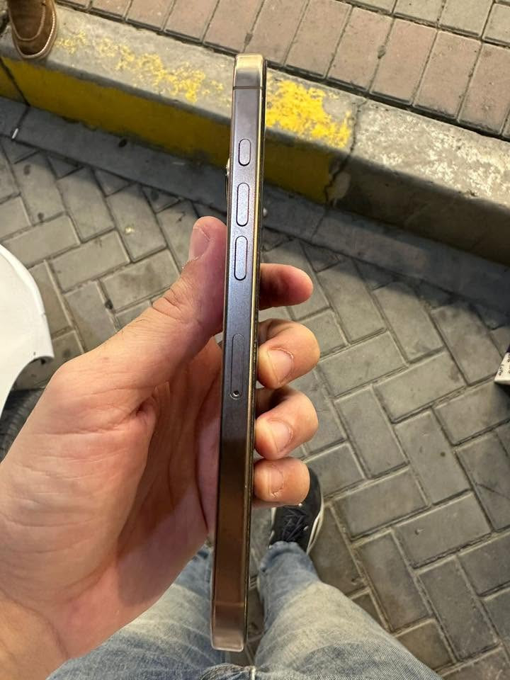 ايفون ١٦ برو ماكس ذاكره ٢٥٦ الجهاز بس ضربه بالكلاس بدون تاثير ولا نقطه ولا شيي بطاريه ٩٠ مكاني بغداد السعر مليون قفل  ***********
