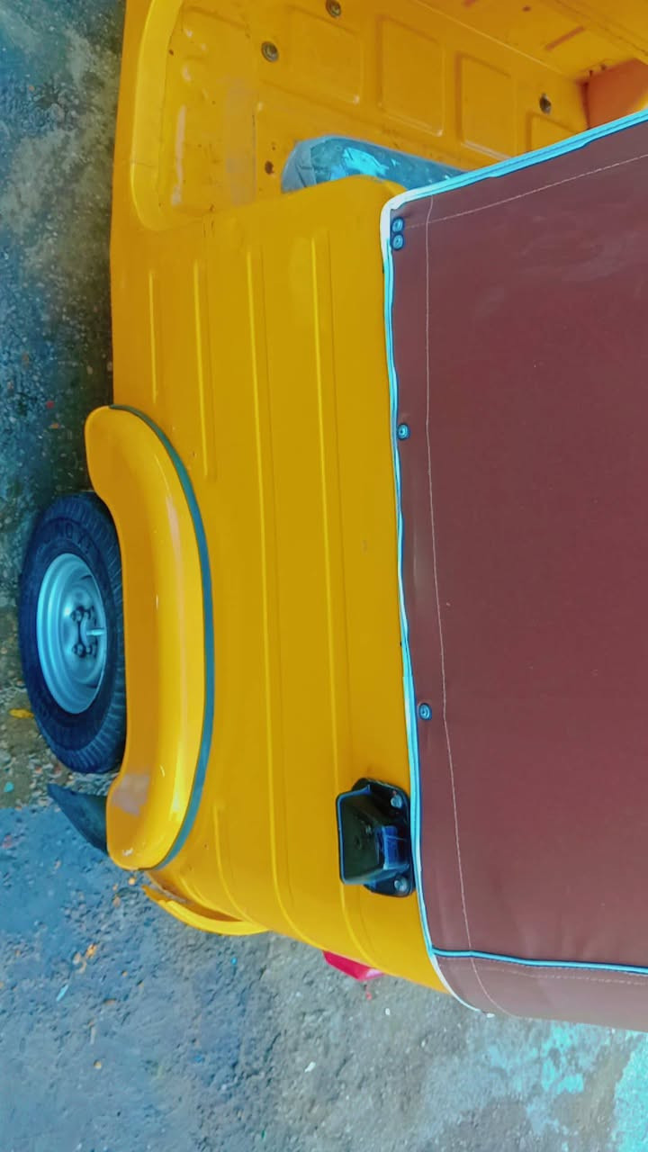 سلام عليكم تكتك للبيع موديل 20شهر 11 عنوان شهداء عبيدي ستفسار عله رقم ***********
