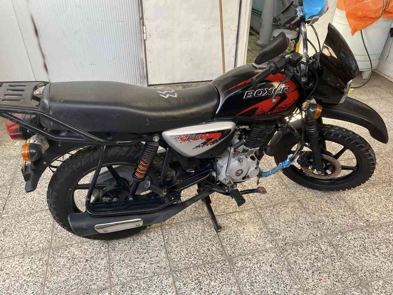 سلام عليكم بوكسر 2023 للبيع سنويه بسمي دراجه كامله بس مكينه بيه خيط تبخير بعده بل بدايه اله تكبس يلا تبين اي نقص مابيه غير تبخير  والوحات مامستلمهه بعدني بل تحويل تستلمه  مباشرتا 
الموقع: بغداد حي اور 
الرقم:***********
سعر:2150 مليونين وميه وخمسين
