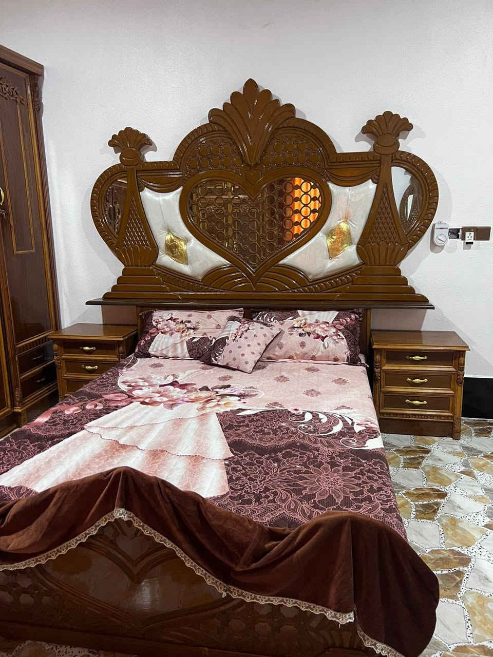 سلام عليكم يوجد غرفه خشاب عراقي #للبيع

الغرفه مستخدم شي قليل نضيف بمعنه الكلمه
المكان #قضاء الرمانه منطقه الحويجه
#السعر 1300وبيها مجال 

الاستفسار على هاذه الرقم *********** بي واتساب مفتوح يوجد توصيل كافت مناطق القائم وفتح وشد خليك مرتاح ويانه
