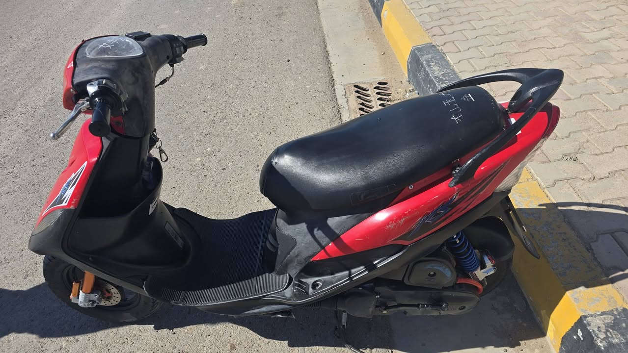 دراجه ماكس عدله ١٢٠ بوشه ٤٩
محرك بلادي
الدراجه كلها على وضعها البلادي 
كفراتها ختم واحد 
كهربائيات كلها شغاله
مكاني الفلوجه الصقلاويه 
الاستفسار الاتصال او واتساب ***********
