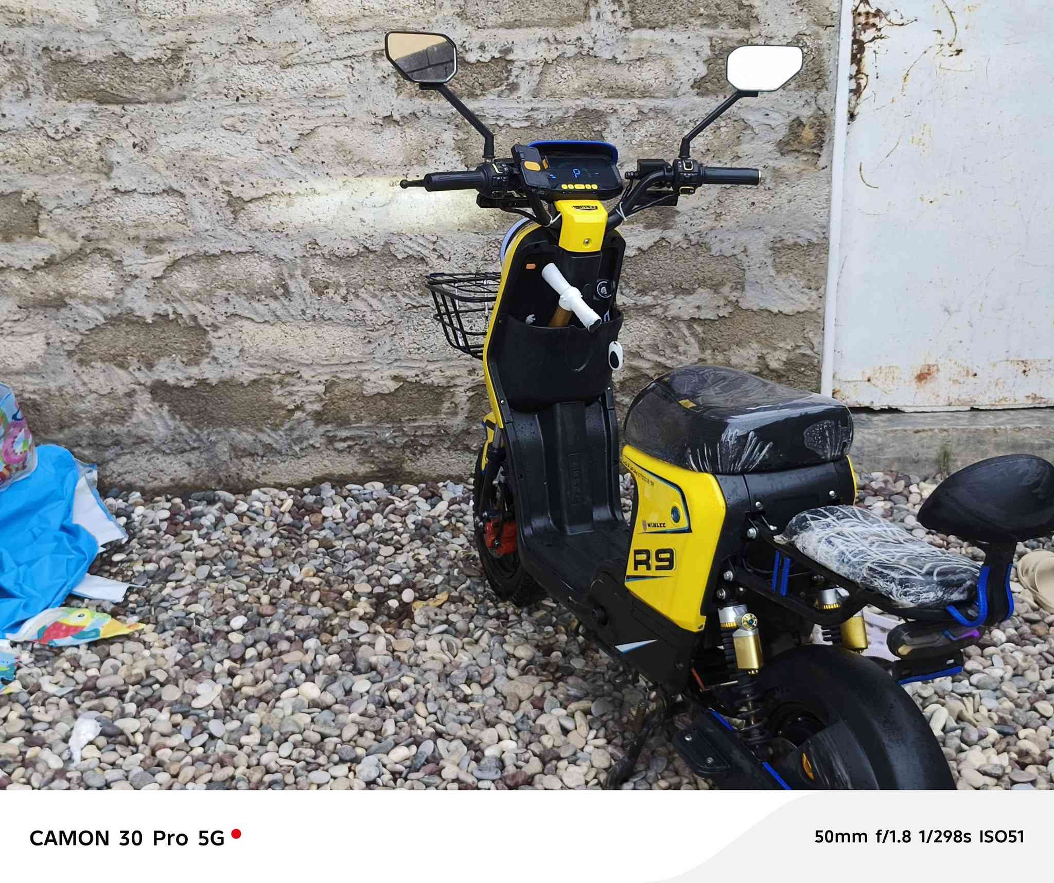 السلام عليكم ماطور ار9 باتري 32 فلوت موديل 2026 جديد للبيع مستخدم شيء قليل ال سعر  500الف قفل العنوان الشرقاط الحي العسكر  رقم الهاتف ***********
