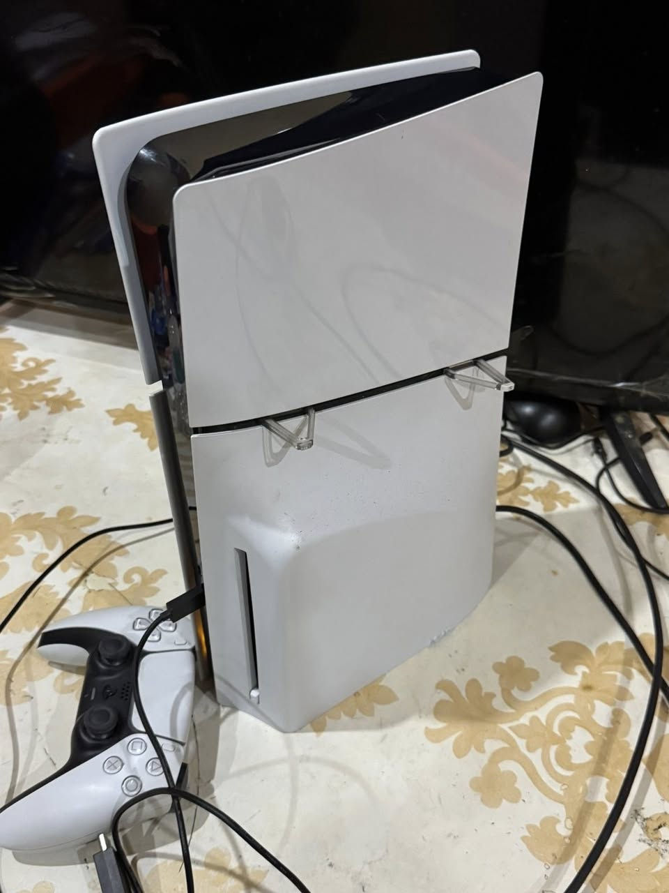 بلي 5 سلم اخو جديد كامل غراضه وحته كارتون ويا كلش جديد ذاكره 850   للبيع ب600 الف مكاني سليمانيه ***********
