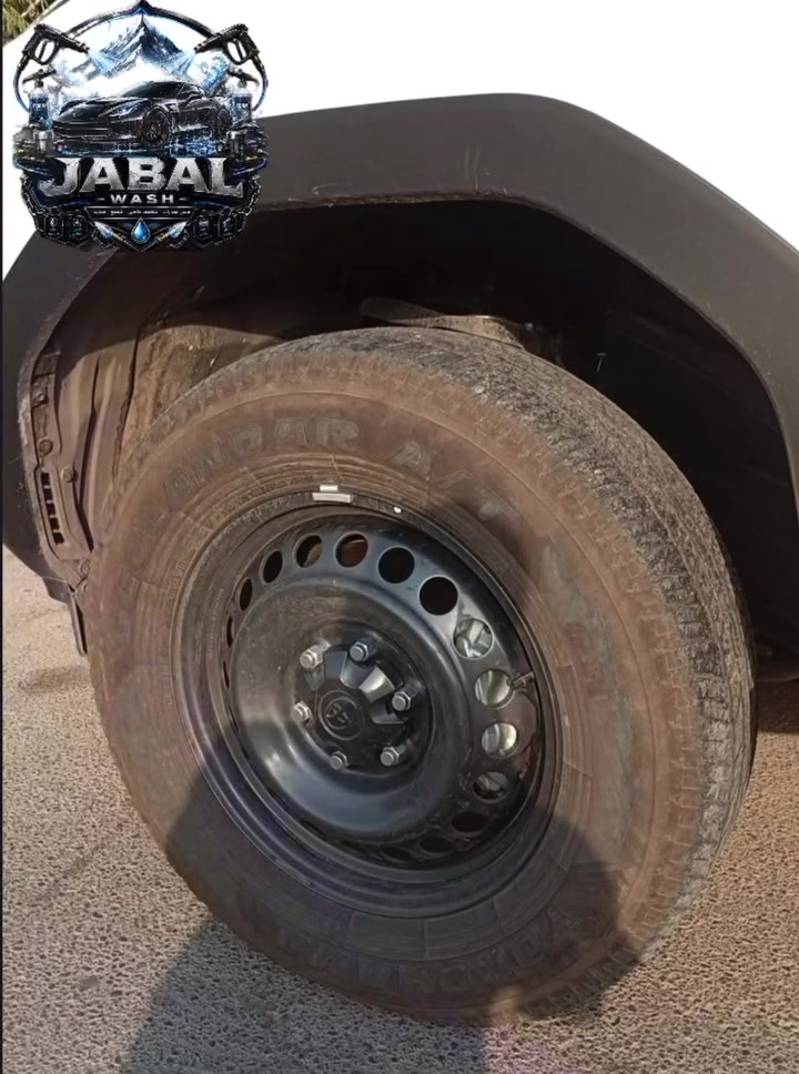 غسيل الموقعي 🛞✨ الفرق واضح من أول نظرة
قبل: تاير باهت ومتأثر بالغبار والشمس.

بعد: لمعان أنيق مع طبقة حماية تساعد على تقليل التشققات وتحافظ على مظهر التاير لفترة أطول.

في جبل ووش نهتم بأدق التفاصيل حتى يطلع شكل سيارتك متكامل من التاير. 🚗🔥

#جبل_ووش #عناية_التاير #قبل_وبعد 
للحجز والأستفسار : ***********

