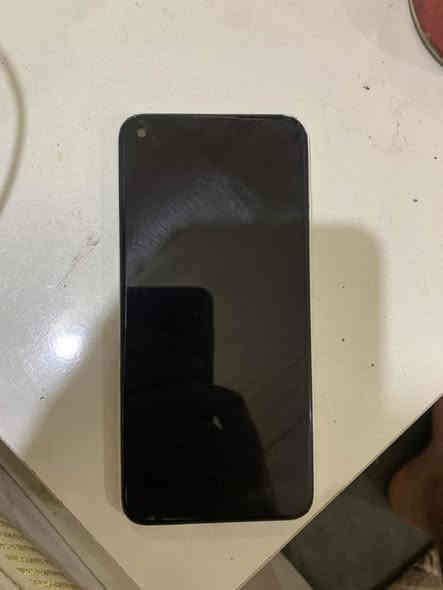 السلام عليكم مبايل A11للبيع نضيف اي عيب مابي ذاكره ٣٢سعر ٦٥الف وبي مجال قليل سعر جوبلس رقمي ***********
