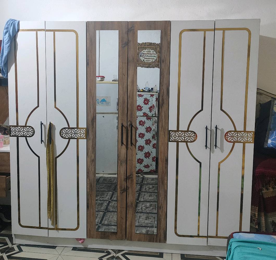 السلام عليكم
غرفه تركيه مستعملة ونظيفة 
 5 قطع 
سعرها. 400 وبيها مجال.... 
  استفسار اكثر 
واتساب***********

عنواني البصرة ابو الخصيب