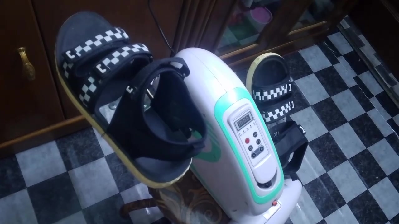 جهاز كهربائي للبيع يشتغل ع الريمون ولمس وكذالك يدوي لتنشيط القدم واليد لأصحاب الجلطات والمفاصل ينشط الدورة الدموية بعد جديد
السعر ١٠٠
***********
جهاز كهربائي للبيع يشتغل ع الريمون ولمس وكذالك يدوي لتنشيط القدم واليد لأصحاب الجلطات والمفاصل ينشط الدورة الدموية بعد جديد
