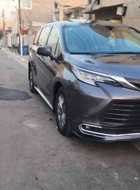 تيوتا سينا 2023 XLE فول موصفات بغداد دولي باسمي ماشيه 13 الف حادثه مثل...