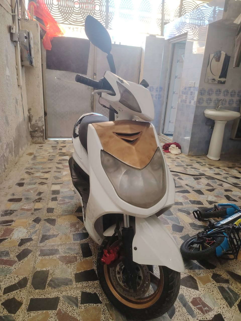 سلام عليكم دراجه سكسن فحل كابريتر  السعر  500 كهربائية  كله  كامله  سلف  هندر  كله شغال  كفرات  جدد زلغ مابيه  بوشه  ما مفتوحه  بس امبدليله  زنجيل  فقط   
 بس  الغفل مال  القبق البنزين ماينغفل  فقط غير مابيه  دراجه شوفت عينكم  نضيفه كلش  شلعه  تخبل  العنوان بغداد الحسينيه الراشديه 
رجا  بس الشراي  يتصل وتساب  او يراسل ***********
