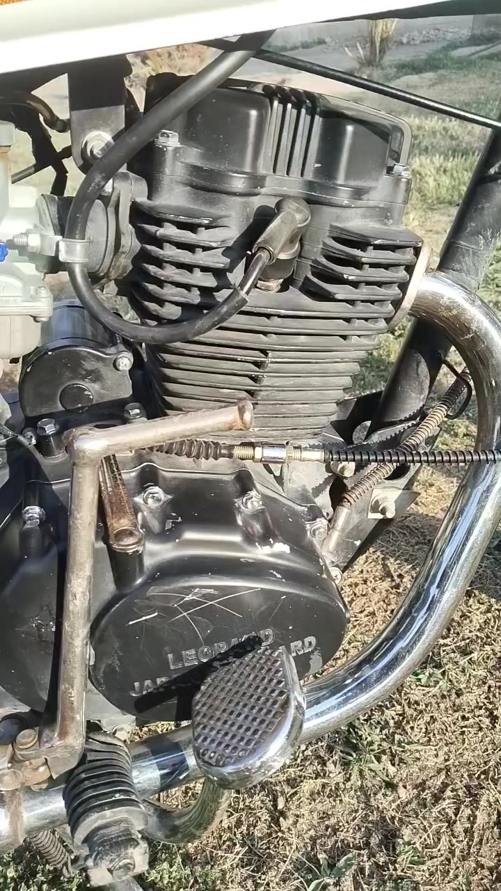 السلام عليكم دراجه ايراني للبيع/السعر 425الف دينار وبيه مجال  الموديل 2023  اوراق بيهه العنوان بغداد الشرطه الخامسه 
*********** الرقم بي واتساب
