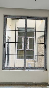 تكريت الديوم • بلاستيك • ألمنيوم