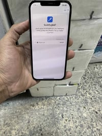 ￼ ‏السلام عليكم iPhone 12 Pro Max بدل بية شاشة شاشة اصلية بس باقي نظيف...