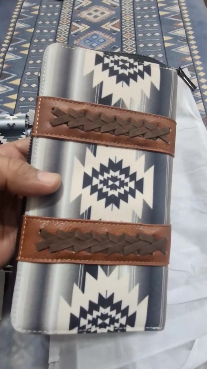 حقيبه بهالجمال كوالتي جدا عالي سعر ١٠ الاف


**إذا كنت صاحب هذا الإعلان وتريد حذفه لأي سبب، رجاءا أرسل رسالة إلى الدعم الفني**