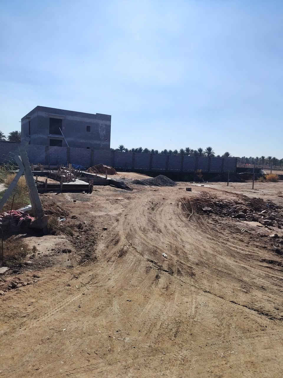 على بركة الله
توجد أرض 5 دونم تقسيم جديد أشكد متريد ابيعلك اتريد دونم او نص دونم او 500 متر طابو زراعي سند 25 اسعار مناسبه 
مكانه خلف جامعة بابل قريبه على شارع النجف موقعه كلش حلو للاستفسار الاتصال على الرقم *********** خابرني وبخدمتك 😊🌹
