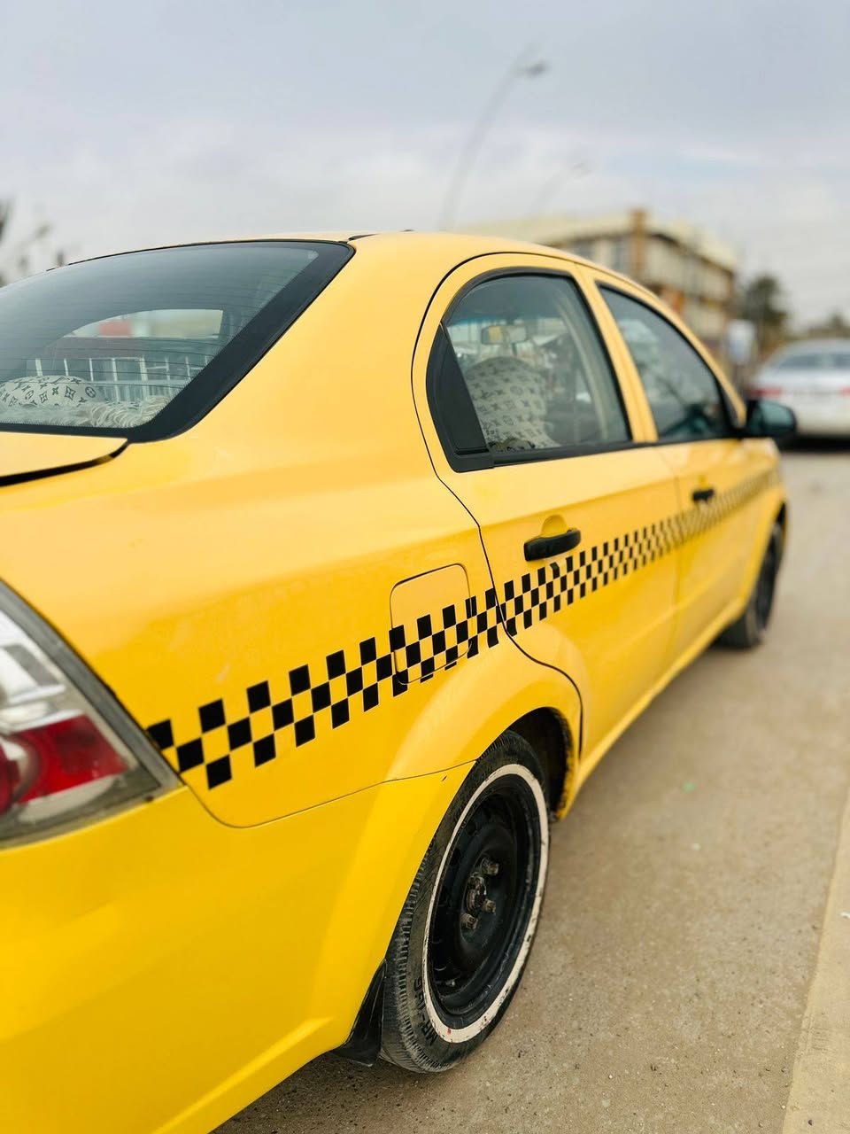 السلام عليكم افيو موديل 2010مكفوله من كير مكينه حداديه جديده كشر حلو نضيف مكانه الكوفه ناحيه العباسيه كهربائيات كله جديده تخم تاير مصفره هيئه وغرامات السعر 53 وبيه مجال للا ستفسار ***********
