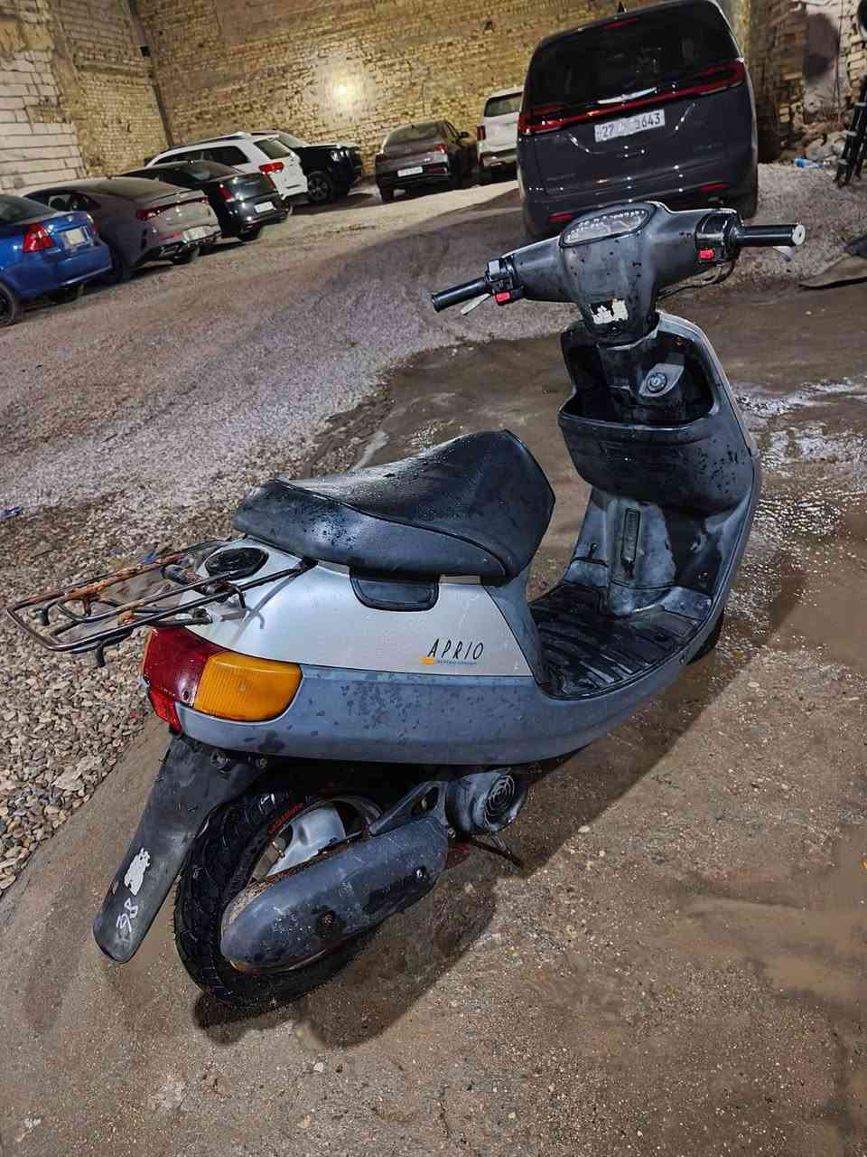 السلام عليكم 
دراجه للبيع  نضيفه وحلوه انا مطلعها من لحاويه كلشي بيها عله وضع الابلاد كفرات اصلي مكينه ناعمه ما مفتوحه عله وضع لبلاد مكاني ناصرية مركز للاستفسار الاتصال‏‪***********
