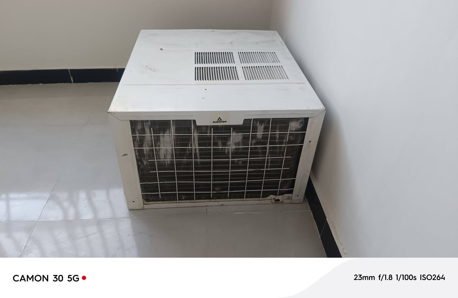 مكيف للبيع الحافظ 2طن مكفول تدفئه تبريد مداخل تصليح ابدد 
كوت البيضاء *********** السعر ٢٥٠وبي مجال قليل للشراي
