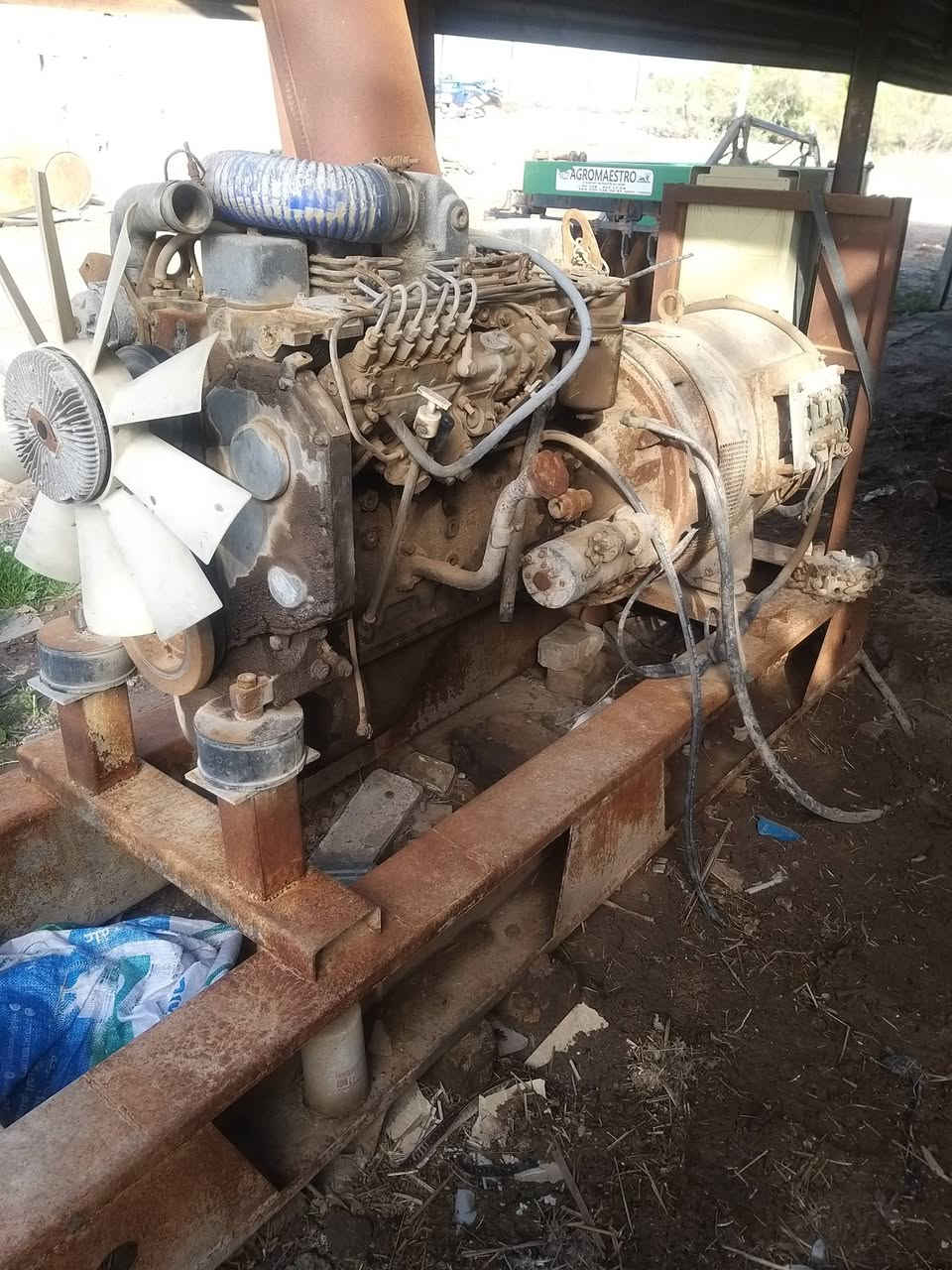 السلام عليكم
مولد كمنز لبيع 150 كيفي المحرك عاطل العنوان ذي قار الفجر 
ويوجد مولد كيه العدد 2 عاطلات 
***********
