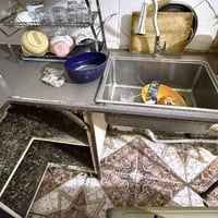 كاونتر تركي مع طباخ للبيع كاونتر كدامكم ناقصة بس باب زاوية وباب للسنك ...