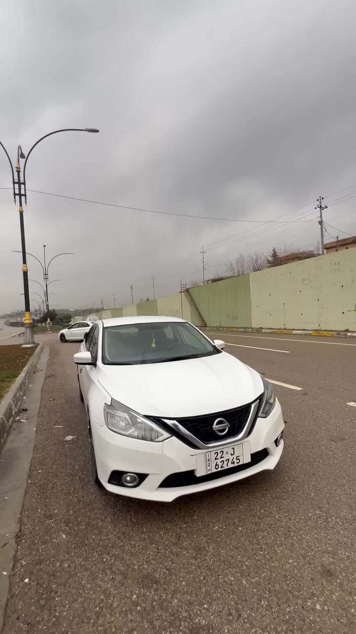 تەنها چاملغی لای سەیاقی بۆیاخە ئەویش لایخۆمان وای لێ هاتووە و پێش و پشتی کەپسە  و سەریارەکە نمونەیە لە جوانی
٩٦ هەزار کیلۆمەتر رۆشتووە
گێر و مەکینەی بەشەرت و توند و تۆڵی بەشەرت
***********
شوێن: قەڵادزێ
