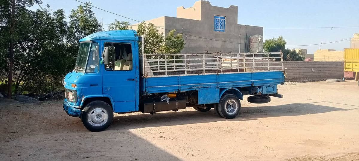 سلام عليكم للبيع مرسيدس أخرس شاصي فان عريض موديل 1983 مكينه لاابخار ولااتنقيص كير17جوزه اكسن 8دبه تخم تاير جديد دوشمه جديده كهربائيات كلها شغاله سياره مكفوله ***********
