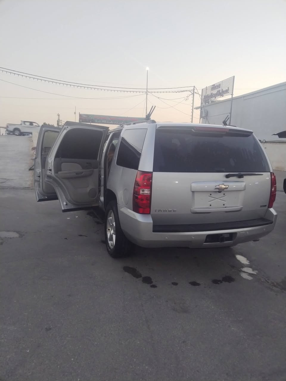 سلام عليكم سياره تاهو 2010 كفاله عامه من كلشي كلين
كير مكينه حداديه كصه كفاله مابيها اي نقص
رقم شمالي بيها متؤمه نفس رقم الشاصي 
مكان السياره محافظة واسط رقم *********** السعر 95 بيها مجال
