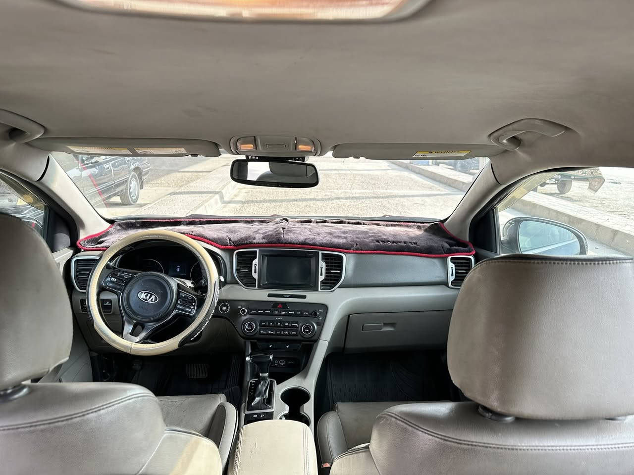 السلام عليكم
للبيع كيا سبورتج وارد أمريكي GDi 2017 
محرك 2024 رقم بغداد 
حادث قطعتين جاملغ و بنيد 
مواصفات EX 
كشنات جلد 
كشن السائق كهرباء 
تدفئه كشنات اماميه 
بصمه 
اشاير ب المري 
٣ وضعيات قياده 
السعر ١٤٣ و بيها مجال حك الجيه
مكان السياره بابل / الحصوه
***********
