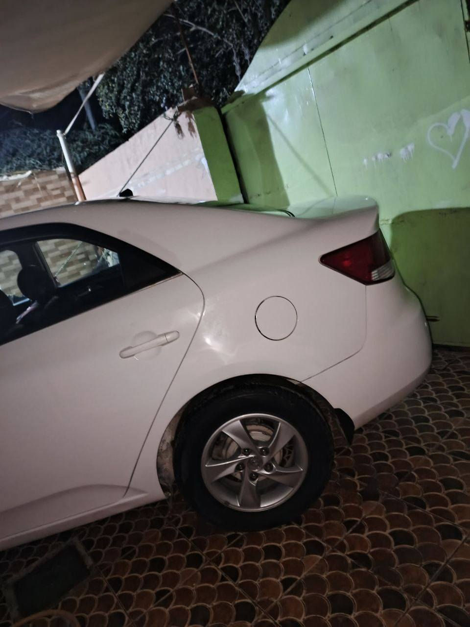 السلام عليكم كيه سيراتو موديل 2012 قادسيه محرك گير تبريد حداديه تخم تاير مكفولات ملاحضه فقط صبغ دوسه + نصف الباب رقم الهاتف *********** السعر 100 وبيهه مجال
