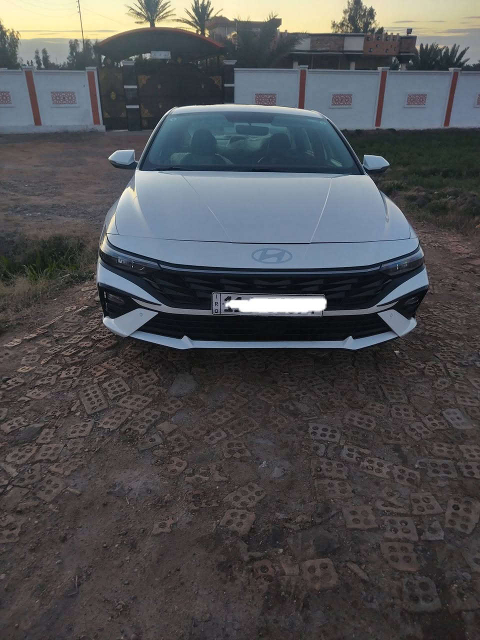 سلام عليكم للبيع النترة موديل 2024 خليجي فول مواصفات رقم بغداد مكفول ما عدة خشم الجاملغ شبر بارد الجاملق لامامي الأيمن والباقي مكفول السعر 190 وبيهة مجال لاستفسار ***********
