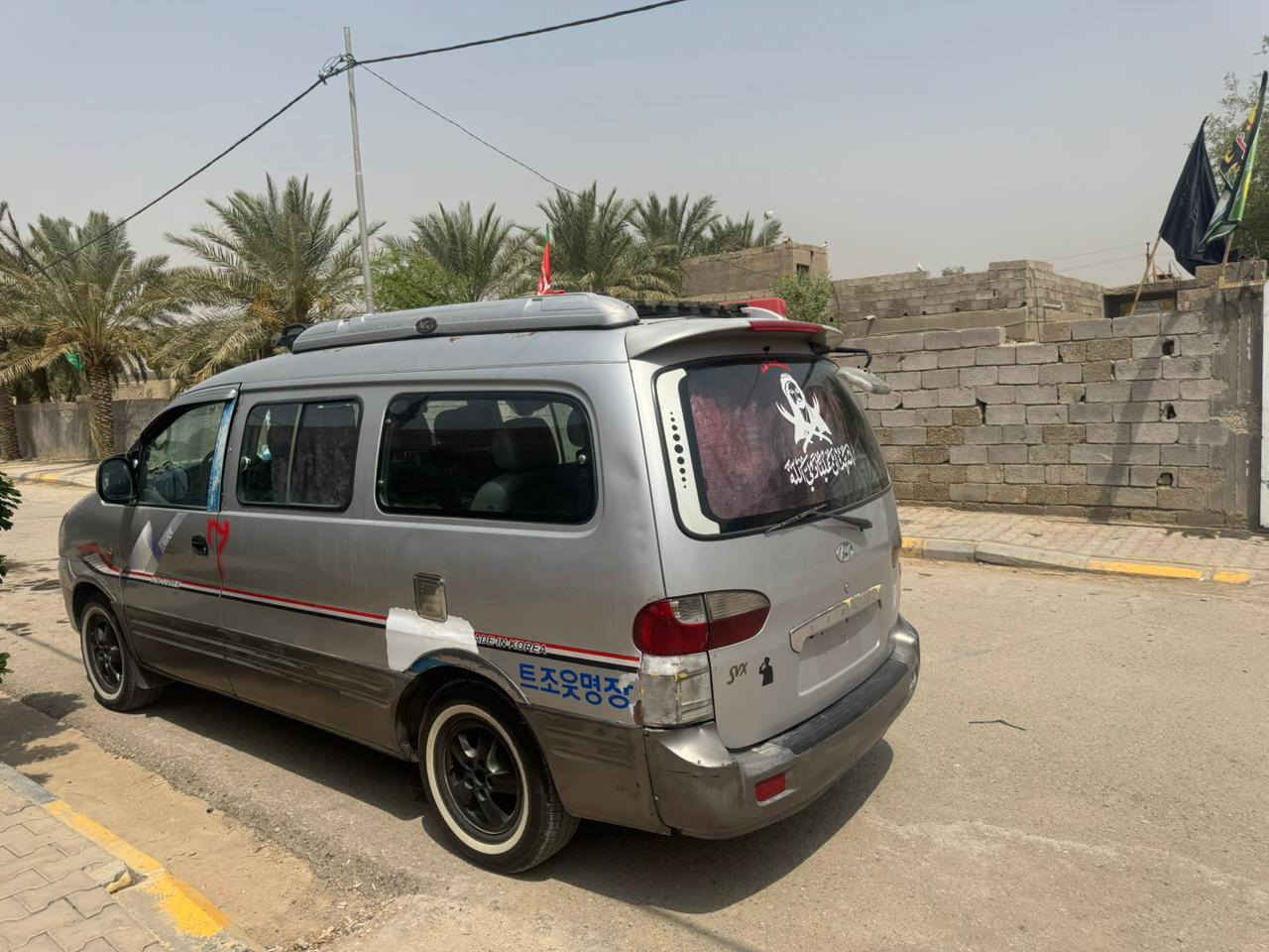 ستاركس ٢٠٠٧
سياره خير من الله ومعمره جديد
منظومه تبريد كامله جديده
شاشه وكاميرا ومضخم صوت 
باتري وسلف وبلكات  كله شد جديد
تايرات  جدد 
سياره نكره وحده  وكامله للاخير 

ضرر فقط اشبر بالبك لايت معجون 
وشاصي بيها خياس صفحه  الجوا السايق 
وبيها بخار
مكلف للنشر 
رقم صاحب السياره‏‪***********‬‏
