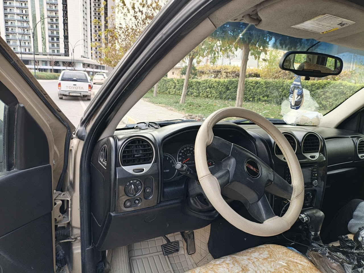 شؤفرليت GMCسياره يه كى زؤر جوانه كيرومه كينه ى به شه رته كيرى تؤ ما تيكه ده بل اكسله ناو زرده ناوفؤر ميكه يه ره قه موسه نه وى نوييه فول مواسفاته به س سيلايت نيه يه ك بارجه سه بوغه سعر 88وه ره قه شوين هه ولير *********** أربيل, العراق
