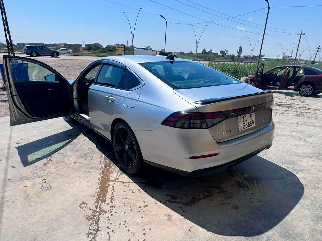 بسم الله //هوندا اكورد موديل 24وارد امريكي ضرر بنيد والباب الخلفي بي شخط ونصبغ سياره بدون شاصي بدون سياره تبديل بس البنيد الدعاميه نفسه البلاديه ايرباك ستيرن سعر 190رقم بغداد  هاتف ***********
