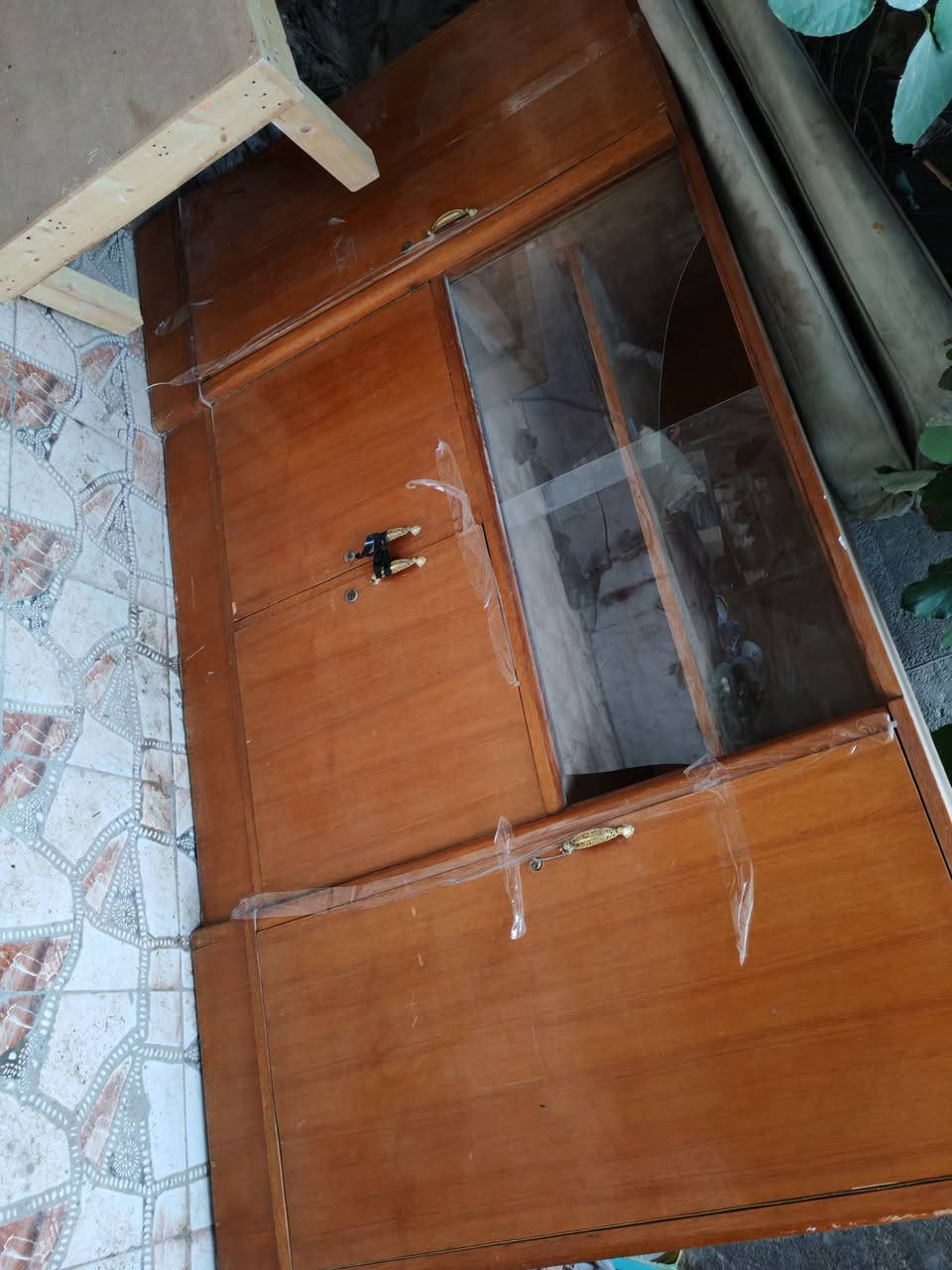 بوفيه للبيع... طولها ٣ وأرتفاع متر ونص    سعرها ١٢٥ جديده تسگام..
مكلف بنشر اني مو اليه ترا البوفيه


**إذا كنت صاحب هذا الإعلان وتريد حذفه لأي سبب، رجاءا أرسل رسالة إلى الدعم الفني**