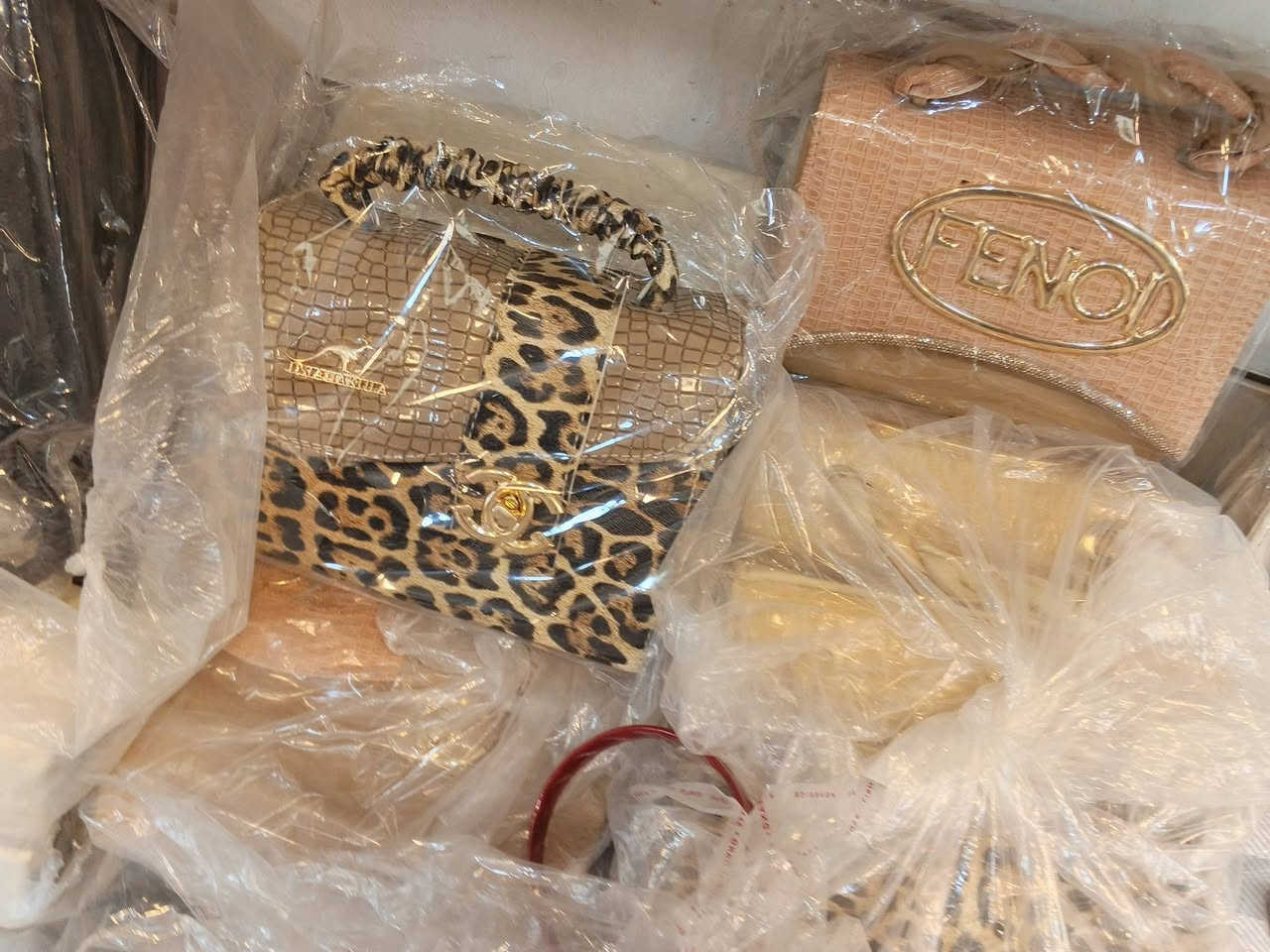 يوجد جنط نساءي جملة ومفرج  للتواصل 0‏‪***********‬‏ واتساب
