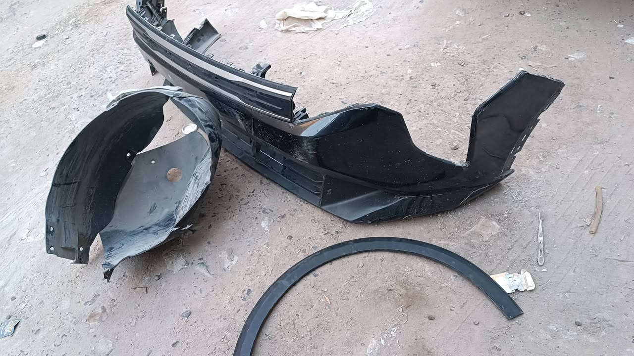 سلام عليكم عليكم شباب غراض للبيع  الي تفيده يراسلني وبلخدمه ***********
