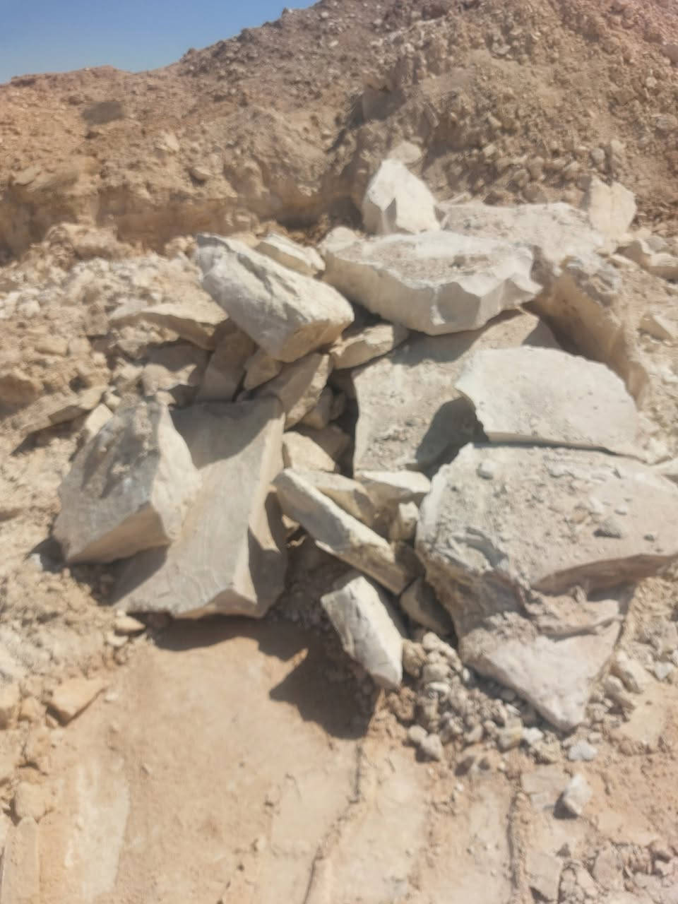 تجهيز حجر بناه اساس ردم مسنايه تطبيك  درجه اوله نقل كل المحافظات *********** ابو حسين
