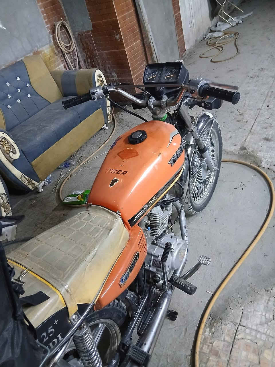 السلام عليكم تايكر موديل ٢٢ اصلي باب اول
450 الف 
العنوان بغداد الكرخ


**إذا كنت صاحب هذا الإعلان وتريد حذفه لأي سبب، رجاءا أرسل رسالة إلى الدعم الفني**