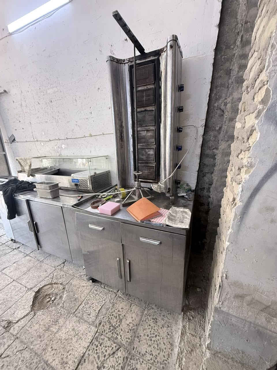 معرض كرار ابو ادم
لبيع معدات المطاعم جديد وستعمل 
العلاوي شارع ٦ 
***********
