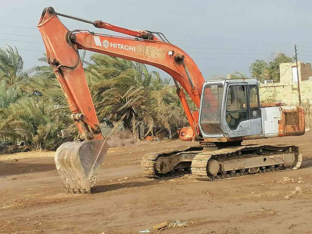 السلام عليكم 
حفار توو مكفوله من مضخه مكينه حداديه رقم مكينه من فيز مسيان العماره البتيره رقم الهاتف ***********
