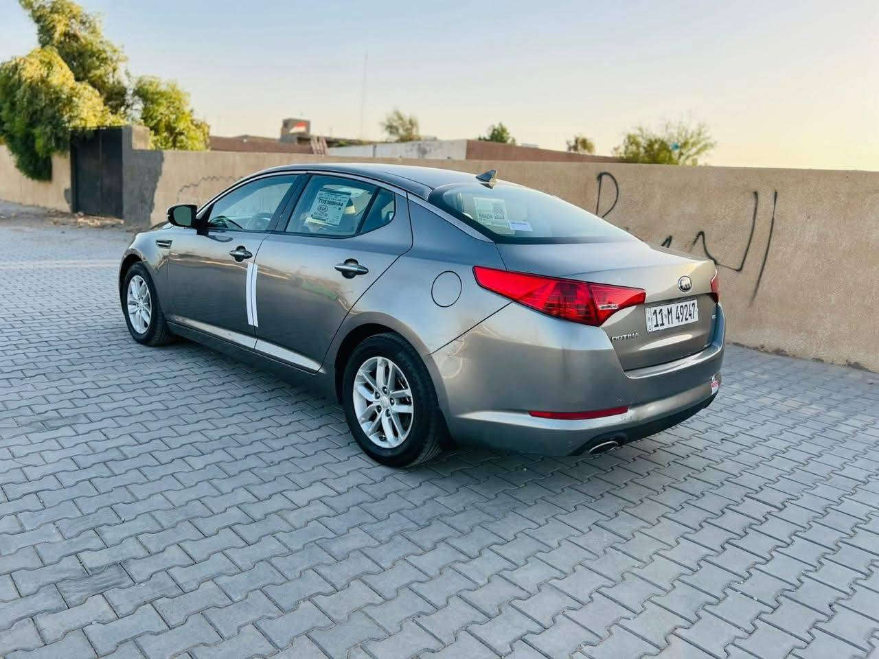 السلام عليكم كيا اوبتيمه موديل ٢٠١٣ وارد امريكي بيها جاملغ مبدل وبيها رشات صبغ بدون دواخل كفاله من الدواخل السياره مكفوله من الحزان والعام مكينه ٢٤٠٠ مكينه وكير مكفولات السياره جاهزه من تخم تاير حداديه جديده تبريد ثلج رقم بغداد مشروع وطني سنوية جديده هزاه جديده رقم دولي السعر110 وبيها مجال الشراي هاذ رقمي*********** مكان السياره واسط ما متواجد ع فيس
