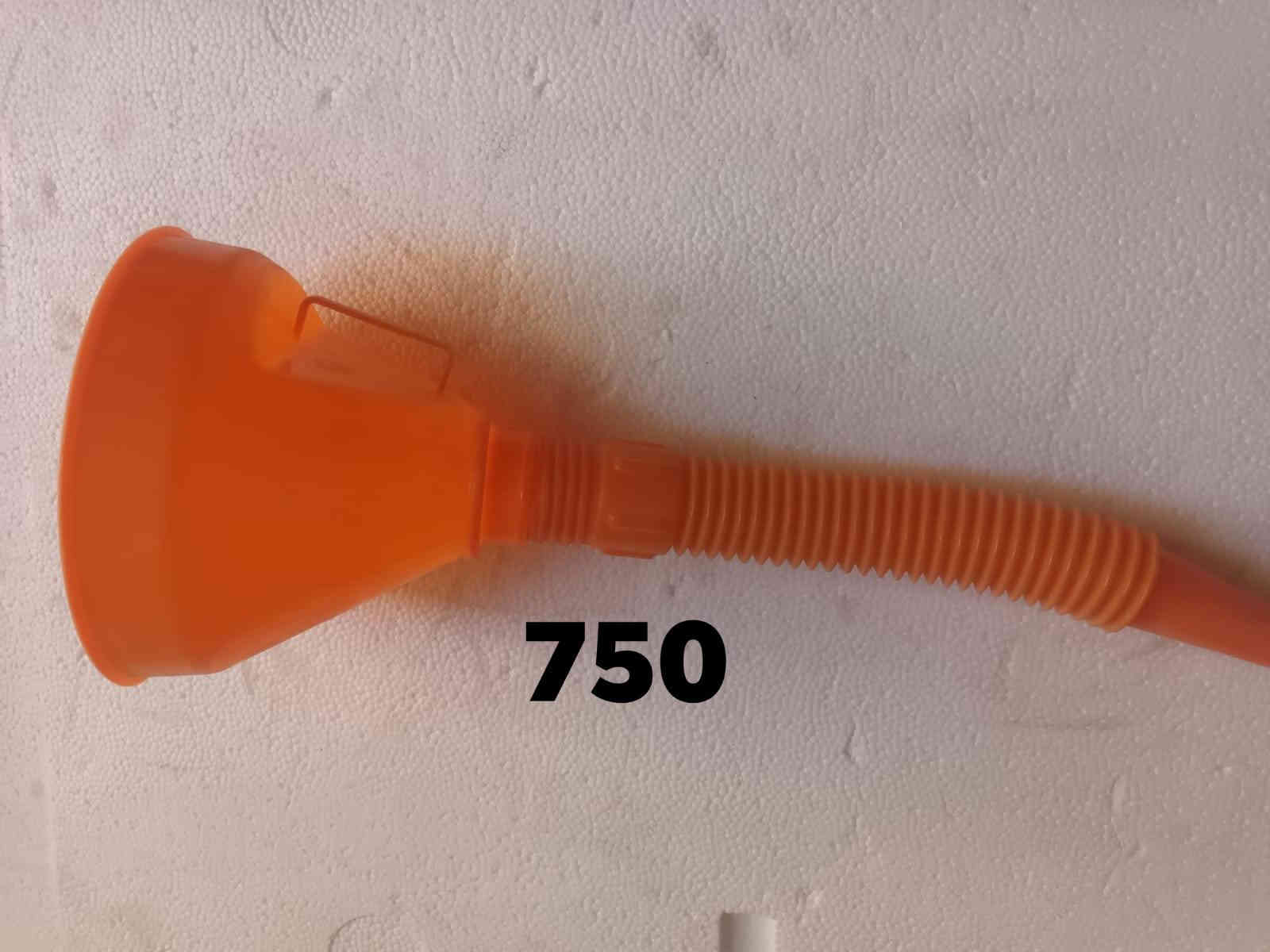 السلام عليكم هاي الغراض موجوده بالبيت في سوق الشيوخ حي العسكري شارع المحوله  ***********
