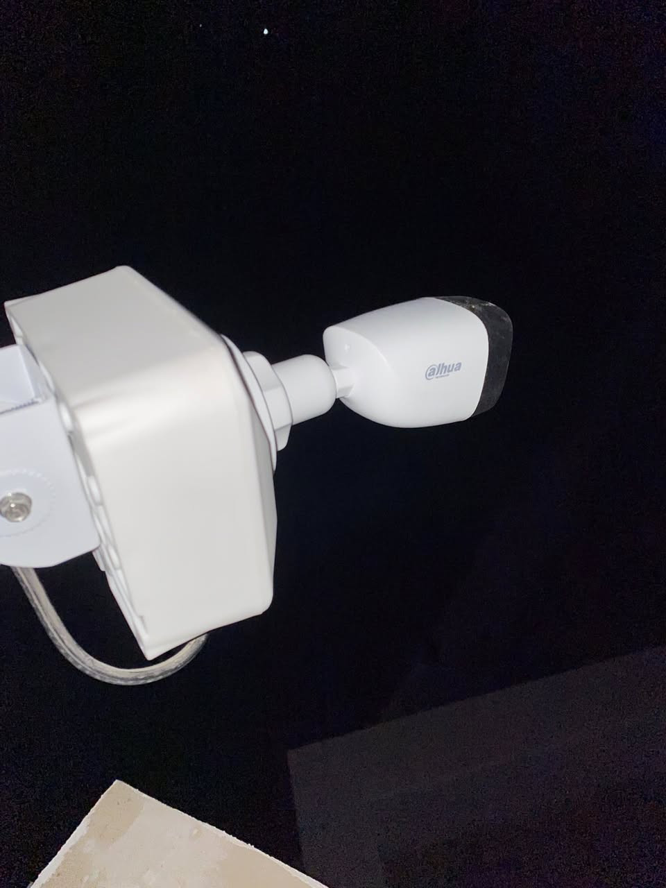 سكيورتي سنتر لكاميرات المراقبه العالم بعين واحده تراقب
عملنا في منطقه #البوعيثه تامين احدى المزارع بكاميرات 
داهوا الاصليه نظام انلوك حسب طلب الزبون الموقع مسلك مسبقا ولبعد المسافات تم استخدام محولات خارجيه لتعطي صوره واضحه بدون تقطيع تم استخدام كاميرات 2 ميكا صوت وصوره كلر فيو تم نقل الصوره بواسطه جهاز سبلتر وتقسيمها الى 3 شاشات وربط المنظومه على الهاتف والمشاهده 🌎
#تجهيز_تنصيب_اشراف
#للحجزاوالاستفسار_مراسله_الخاص
#سكيورتي_سنتر_الاول_دائما
#كشف_مجانا
#كاميرات


**إذا كنت صاحب هذا الإعلان وتريد حذفه لأي سبب، رجاءا أرسل رسالة إلى الدعم الفني**