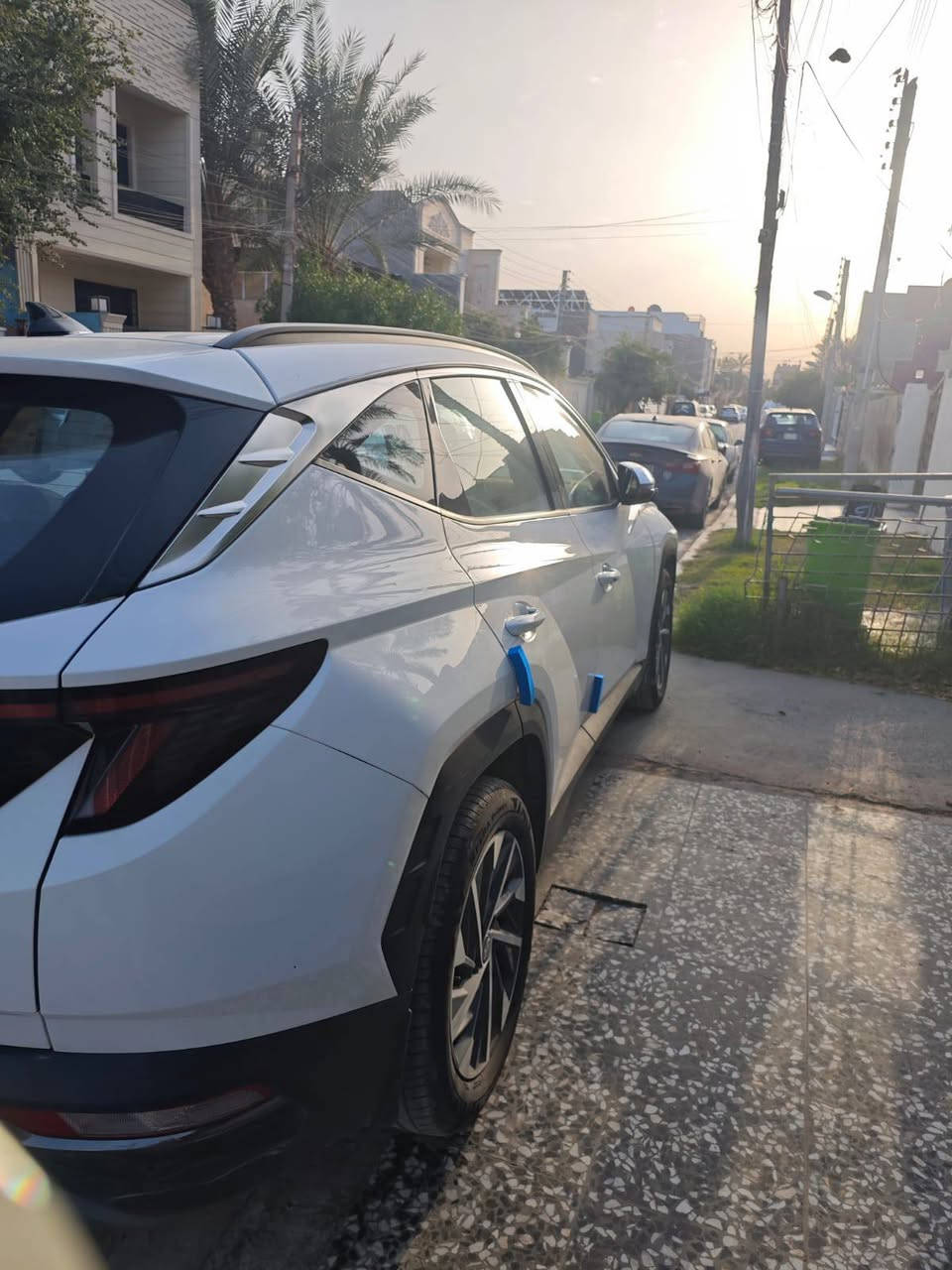 السلام عليكم
للبيع هونداي توسان 2024 خليجي استلام شركة السيارة جداً نظيفة وجديدة ومابيها اي مصرف 
ماشية 23 الف 
المواصفات 
كراسي كهرباء 
بردات خلفية 
بصمة تشغيل 
تشغيل عن بعد 
شاشة كبيرة 
كامرة دوارة 
حساسات امامية 
حساسات خلفية 
ايباد شاشة 
داخل بيجي 
تحكم ستيرن 
مثبت سرعة 
وباقي مواصفاتها معروفة 
مكان السيارة بغداد الكرخ بيها شخط الجاملغ الخلفي 
السعر الملطوب 220 ورقة وبيها مجال بسيط  
للاستفسار اكثر 
***********
