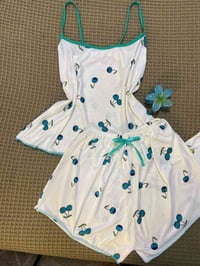 ملابس نسائية • نص درزن • بيع جملة