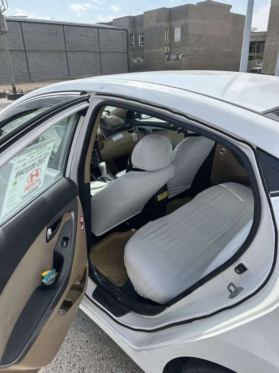 السلا عليكم
هيونداي النترا  موديل 2014
وارد خليجي مكينه 1800 دوش
مواصفات معروفه
رقم اربيل تحويل ثاني يوم
السياره حلوه تبريد ثلج وخير من الله 
سعره99 وبيه مجال بسيط…
*********** واتس اب فقط
