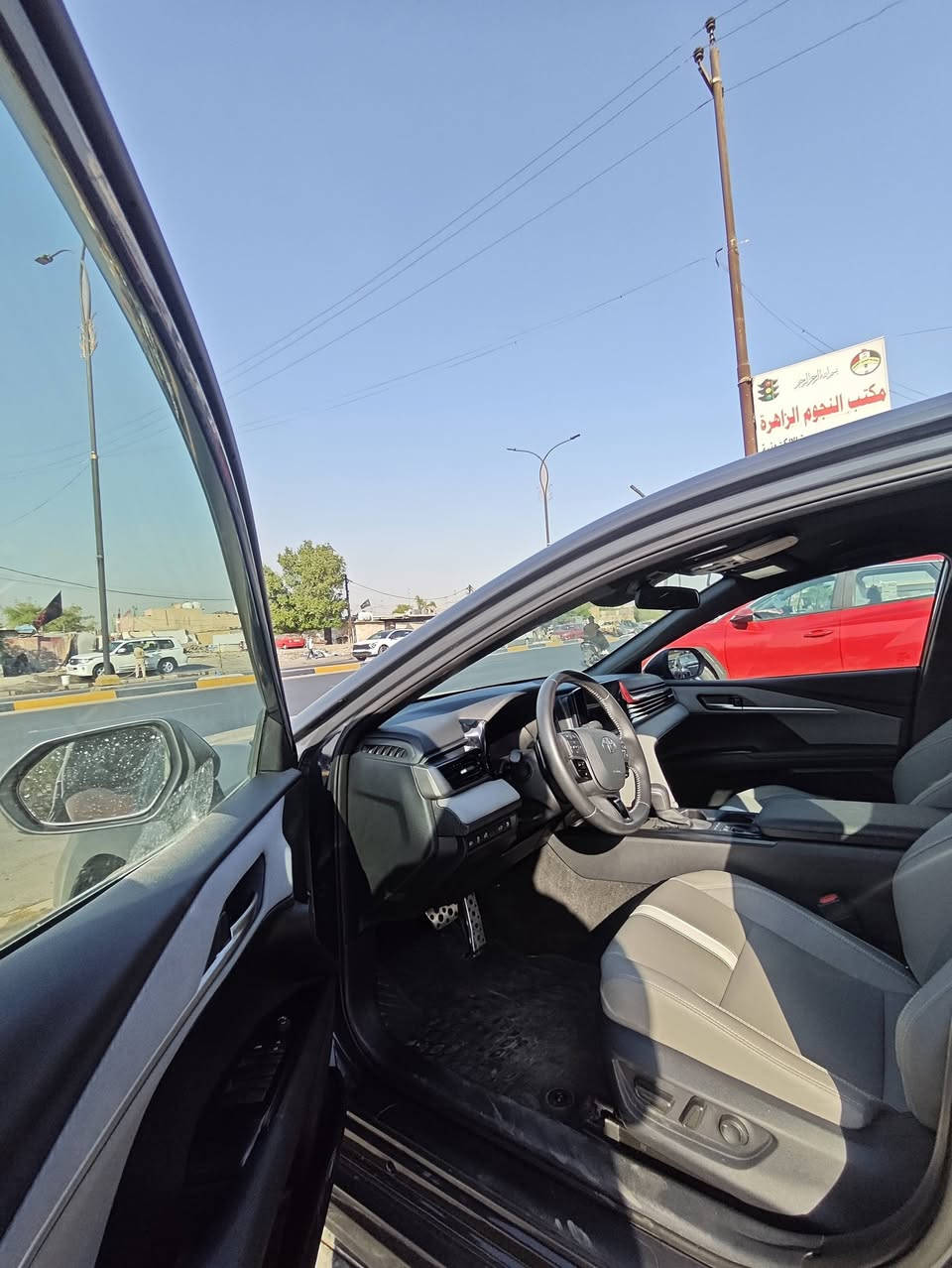 Toyota Camry 2025 SE Hybrid
✨ مواصفات عالية وحالة ممتازة ✨
🔹 محرك هايبرد HEV اقتصادي وقوي
🔹 تشغيل ودخول بصمة (Smart Key)
🔹 كشنات جلد فاخرة
🔹 شاشة متعددة الوسائط + كاميرا خلفية
🔹 حساسات أمامية وخلفية
🔹 نظام النقطة العمياء (Blind Spot Monitor)
🔹 إشارات بالمرايا الجانبية
🔹 مثبت سرعة
🔹 أنوار LED أمامية وخلفية
🔹 جنوط رياضية SE
🔹 نظام المحافظة على المسار
🔹 رادار أمامي وتحذير الاصطدام
🔹 فرامل طوارئ ذكية
🔹 تكييف ممتاز ثنائي التحكم
🔹 زجاج كهربائي + مرايا كهربائية
🔹 اقتصادية جداً بالوقود واعتمادية تويوتا المعروفة

✅ السيارة نظيفة جداً وبحالة الوكالة ، حادثها فقط بارد في الجاملغ الخلفي فقط لاغير ..
✅ جاهزة للاستخدام ولا تحتاج أي مصروف ..
للأستفسار : واتساب *********** - ابو جعفر
مكاني : بغداد / البلديات
