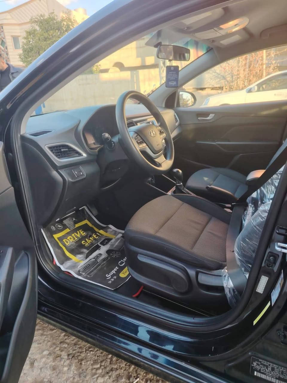 اكسنت 2021 سيارة كلين بيها بس بارد بالباب تحكمات ستيرن تثبيت سرعة كامرا ماشية 57الف ميل سعرها 115 وبيها مجال سيارة 🔴كير عادي للاستفسار *********** كركوك, العراق
